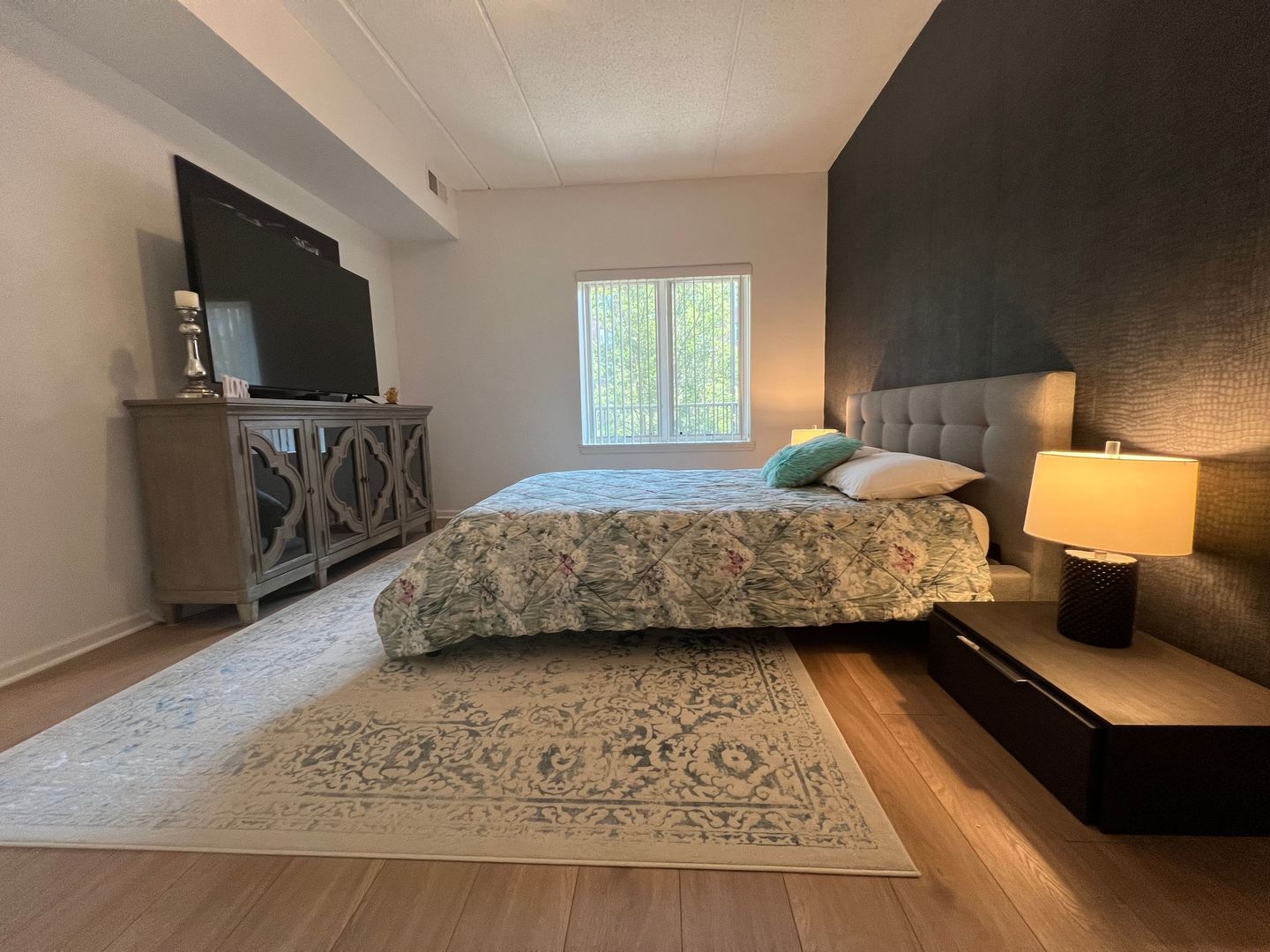 855 E 22nd Street #206, Lombard, IL 60148