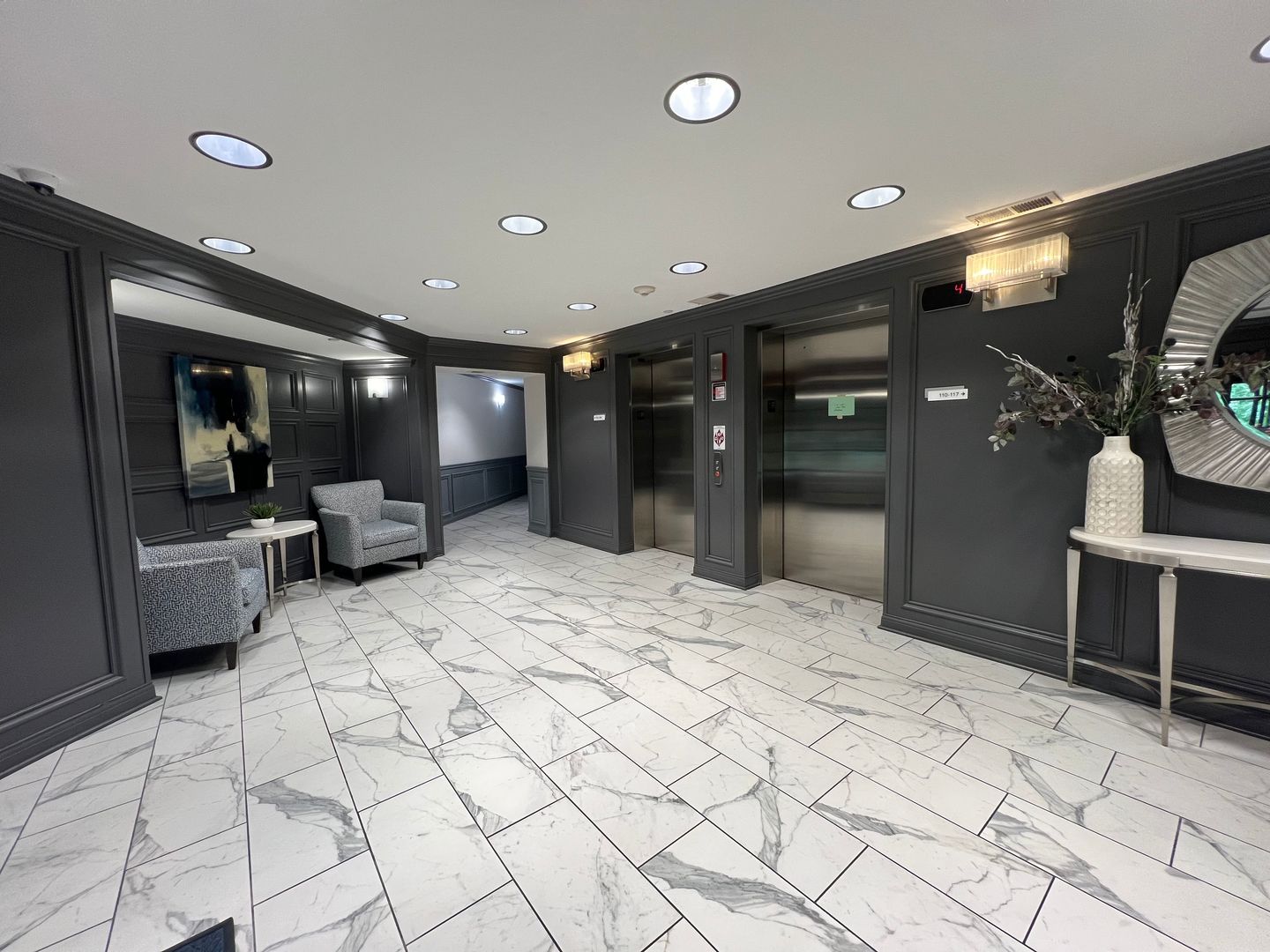 855 E 22nd Street #206, Lombard, IL 60148