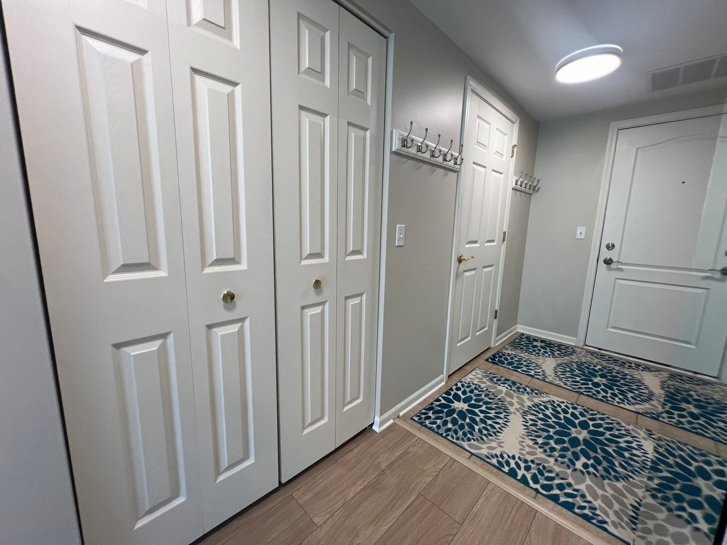 855 E 22nd Street #206, Lombard, IL 60148