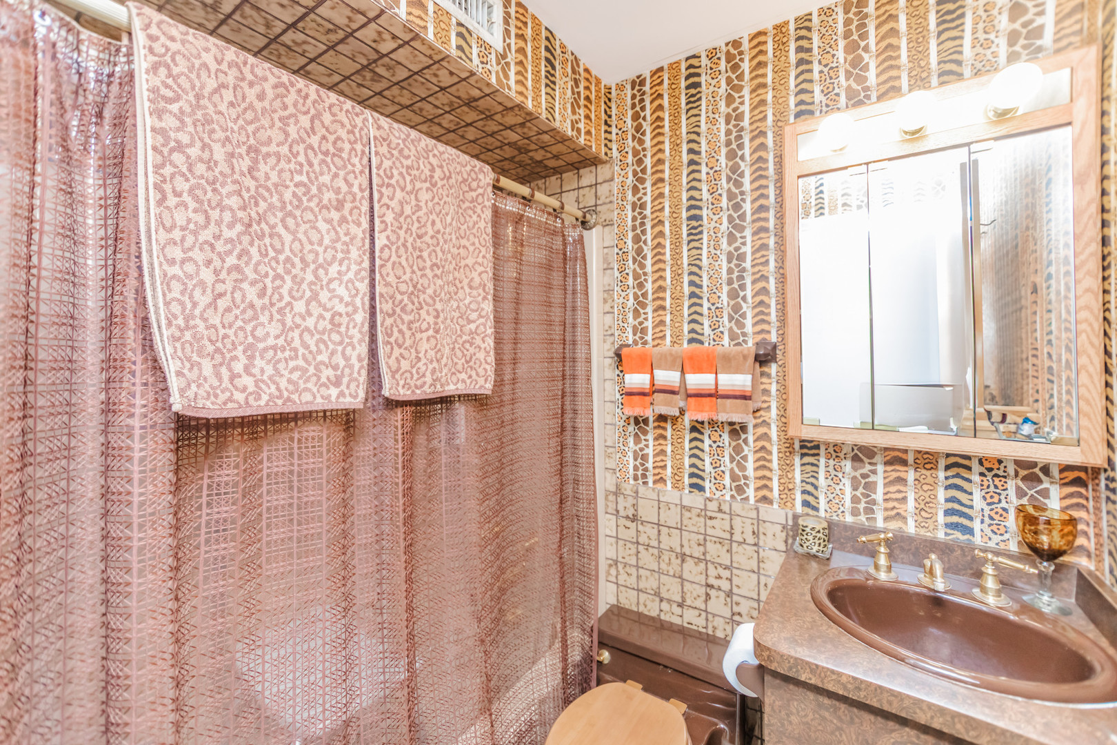 8080 Wolf Road, Burr Ridge, IL 60527