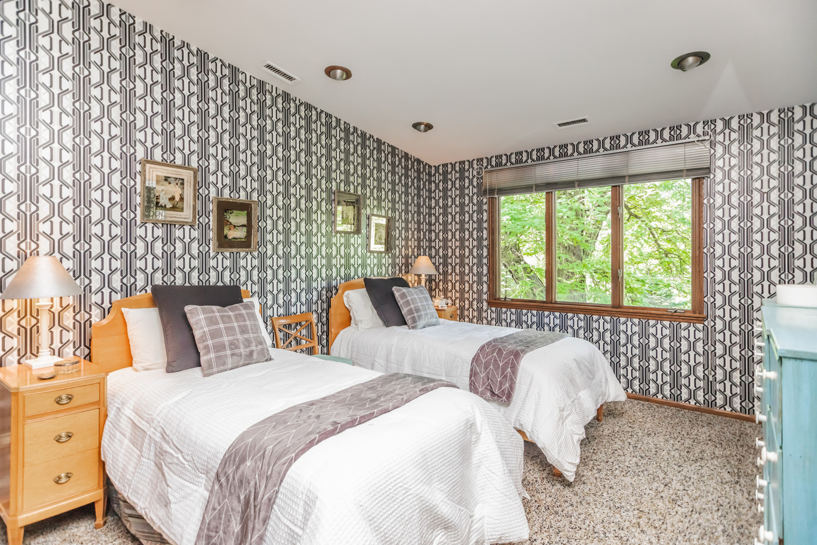 8080 Wolf Road, Burr Ridge, IL 60527