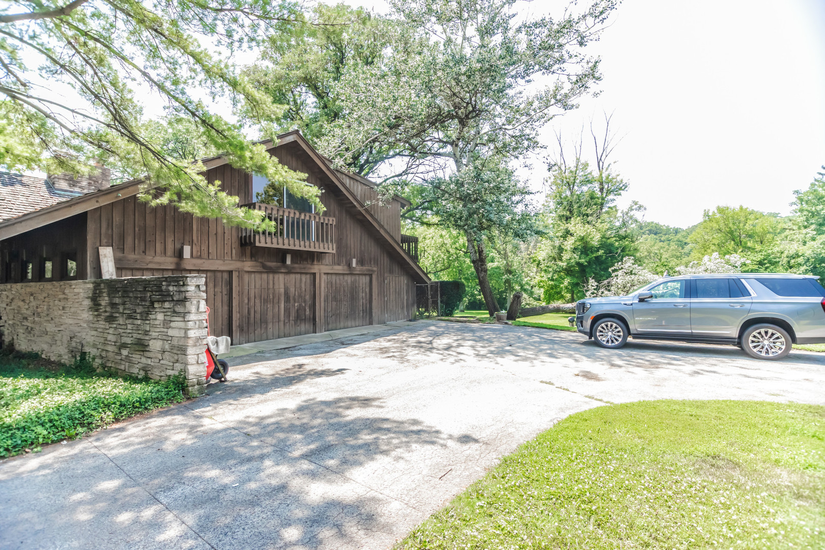 8080 Wolf Road, Burr Ridge, IL 60527