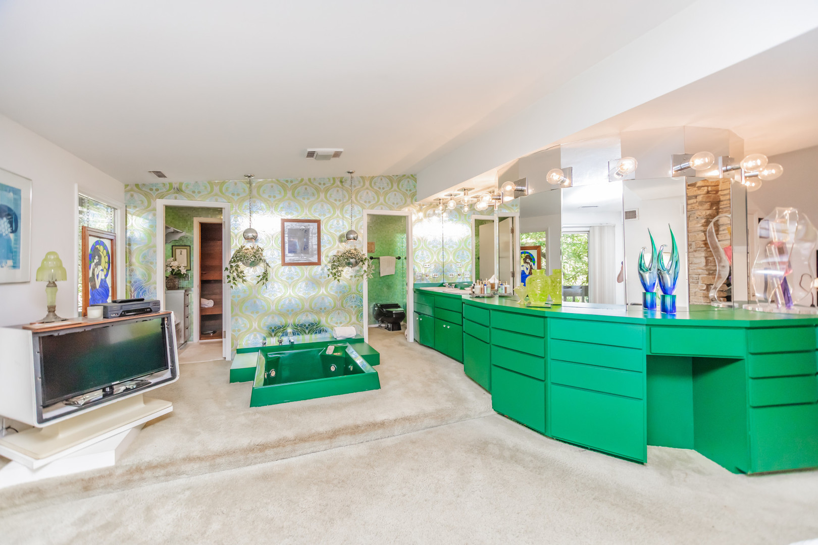 8080 Wolf Road, Burr Ridge, IL 60527