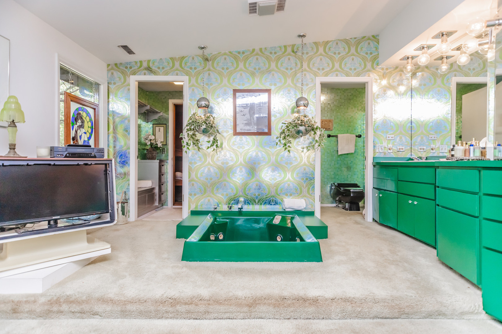 8080 Wolf Road, Burr Ridge, IL 60527