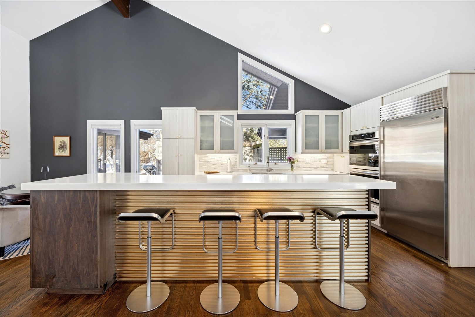 7940 Wolf Road, Burr Ridge, IL 60527