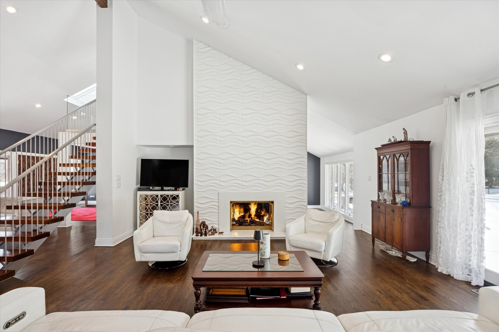 7940 Wolf Road, Burr Ridge, IL 60527