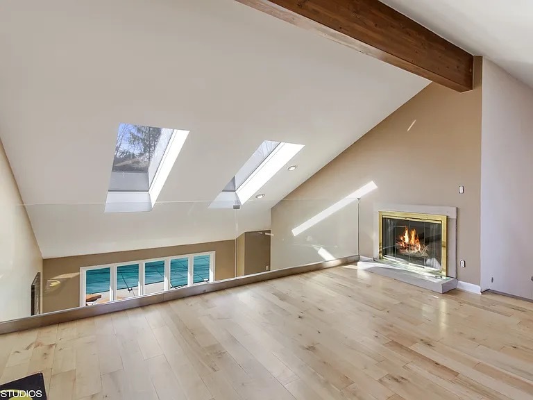 7940 Wolf Road, Burr Ridge, IL 60527