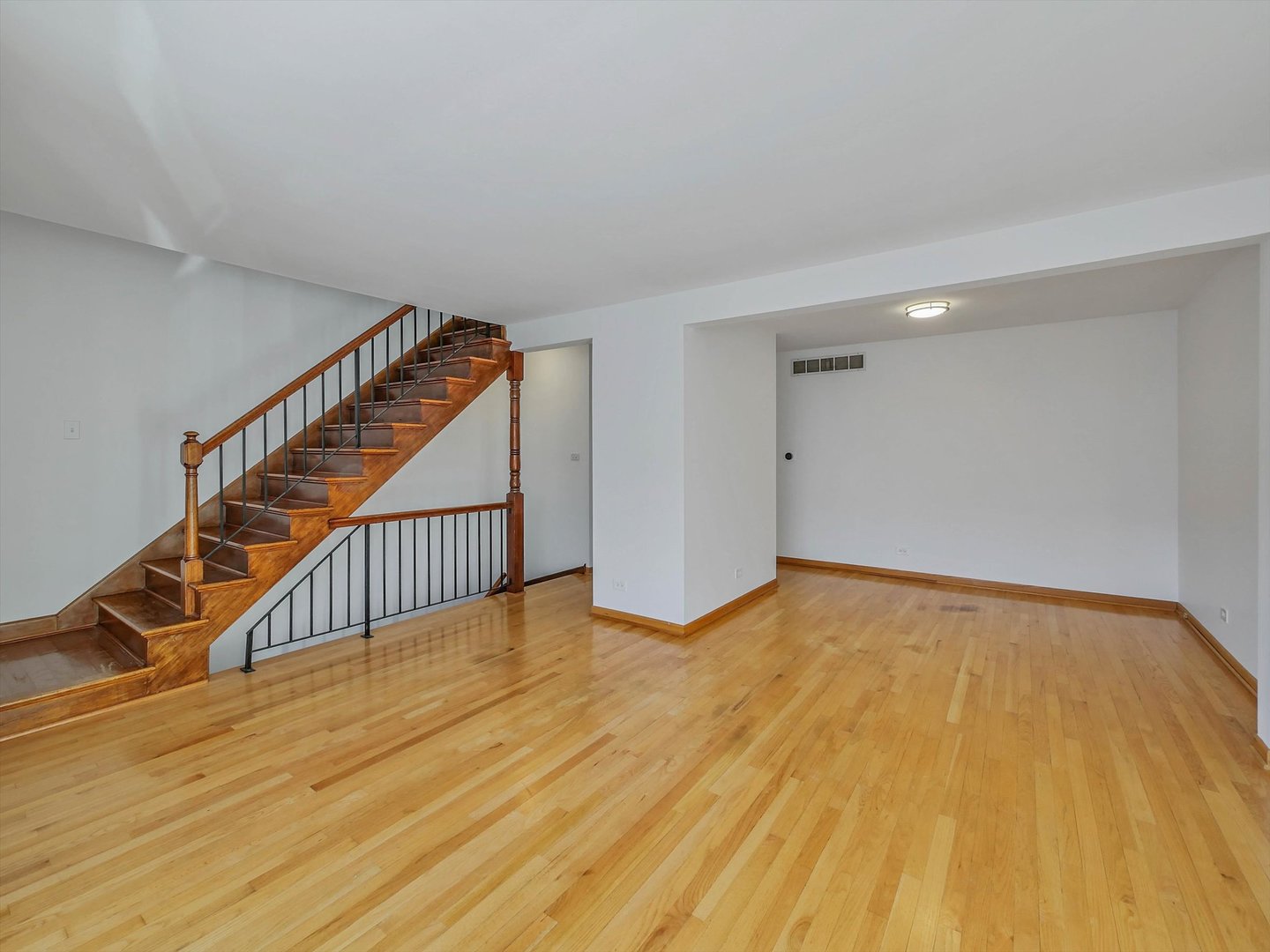 1986 Brighton Lane, Hoffman Estates, IL 60169