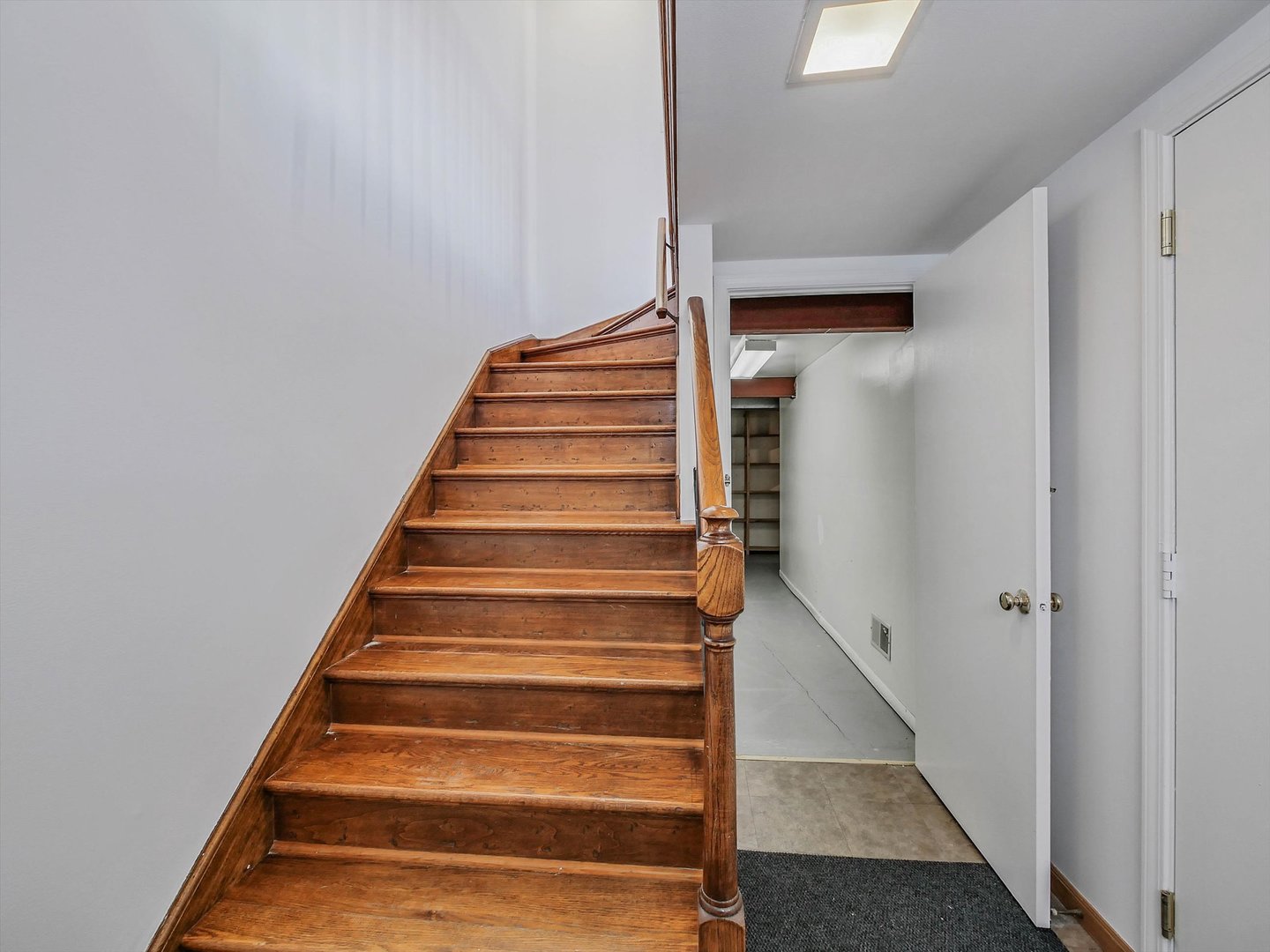 1986 Brighton Lane, Hoffman Estates, IL 60169