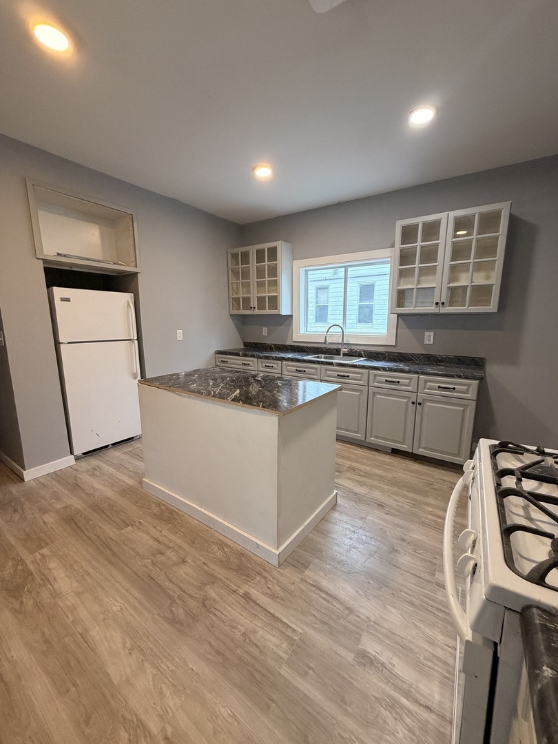 1024 S Warren Street, Peoria, IL 61605