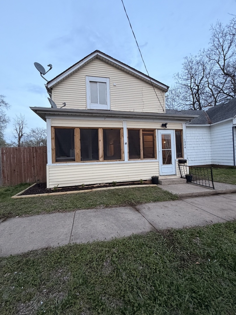 1024 S Warren Street, Peoria, IL 61605