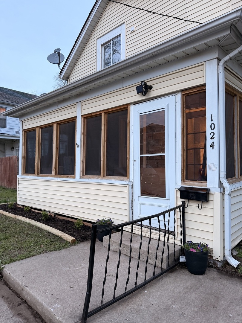 1024 S Warren Street, Peoria, IL 61605