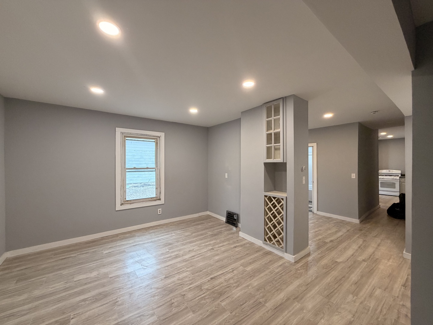 1024 S Warren Street, Peoria, IL 61605