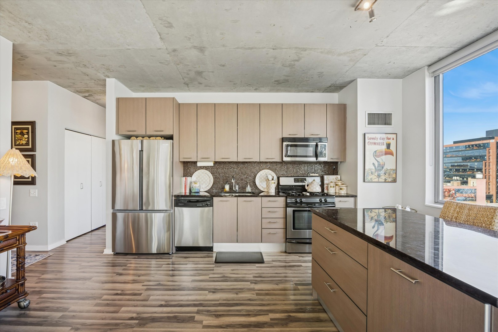 659 W Randolph Street #1401, Chicago, IL 60661