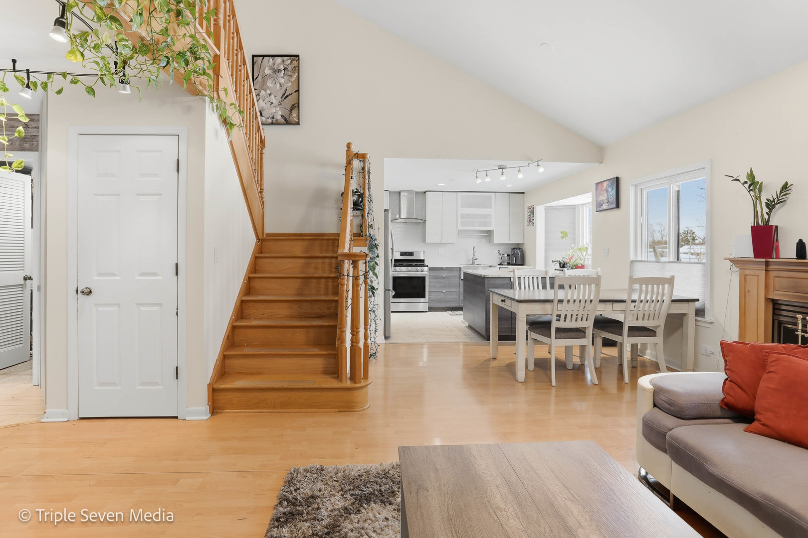 488 W Jason Lane, Wood Dale, IL 60191