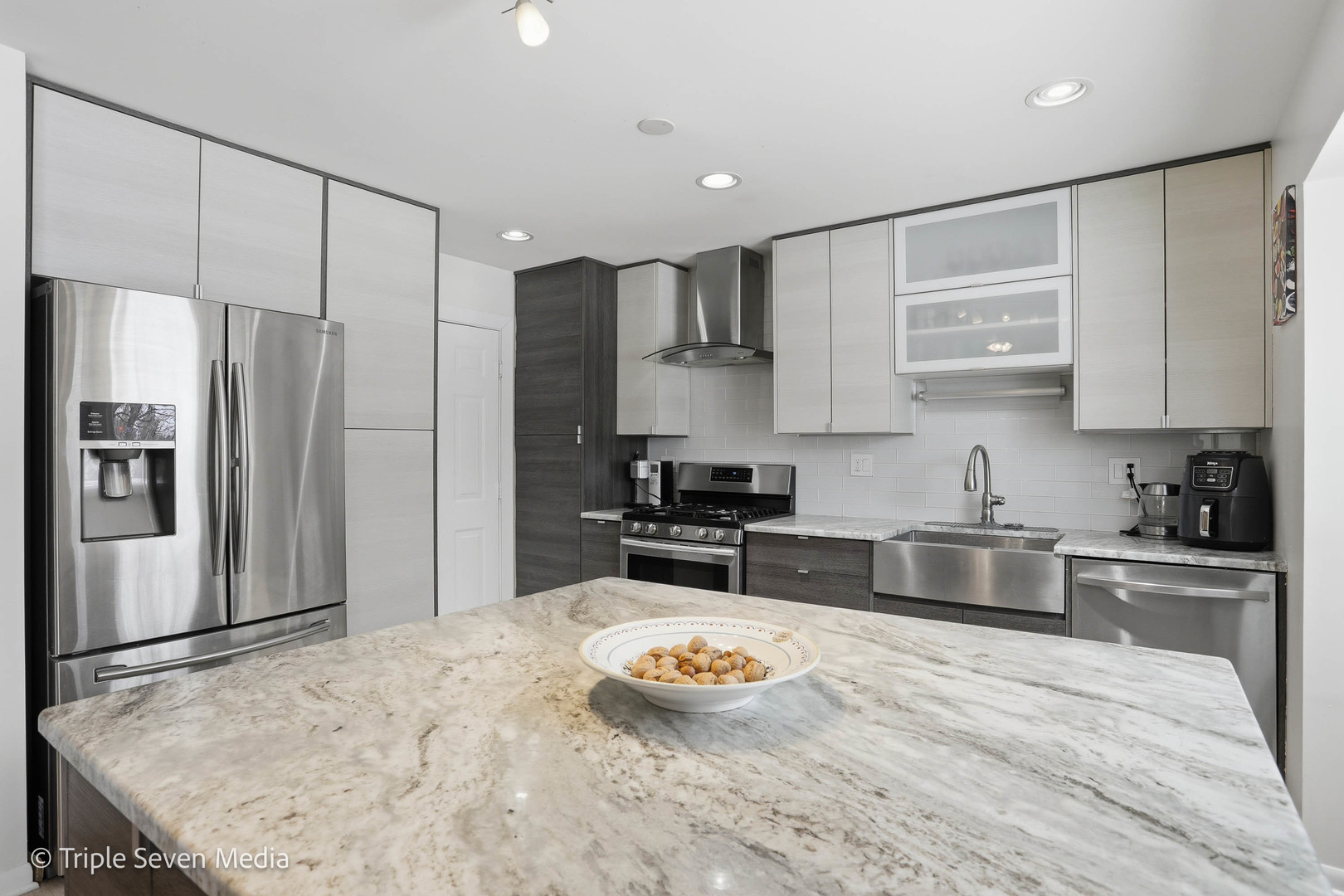 488 W Jason Lane, Wood Dale, IL 60191