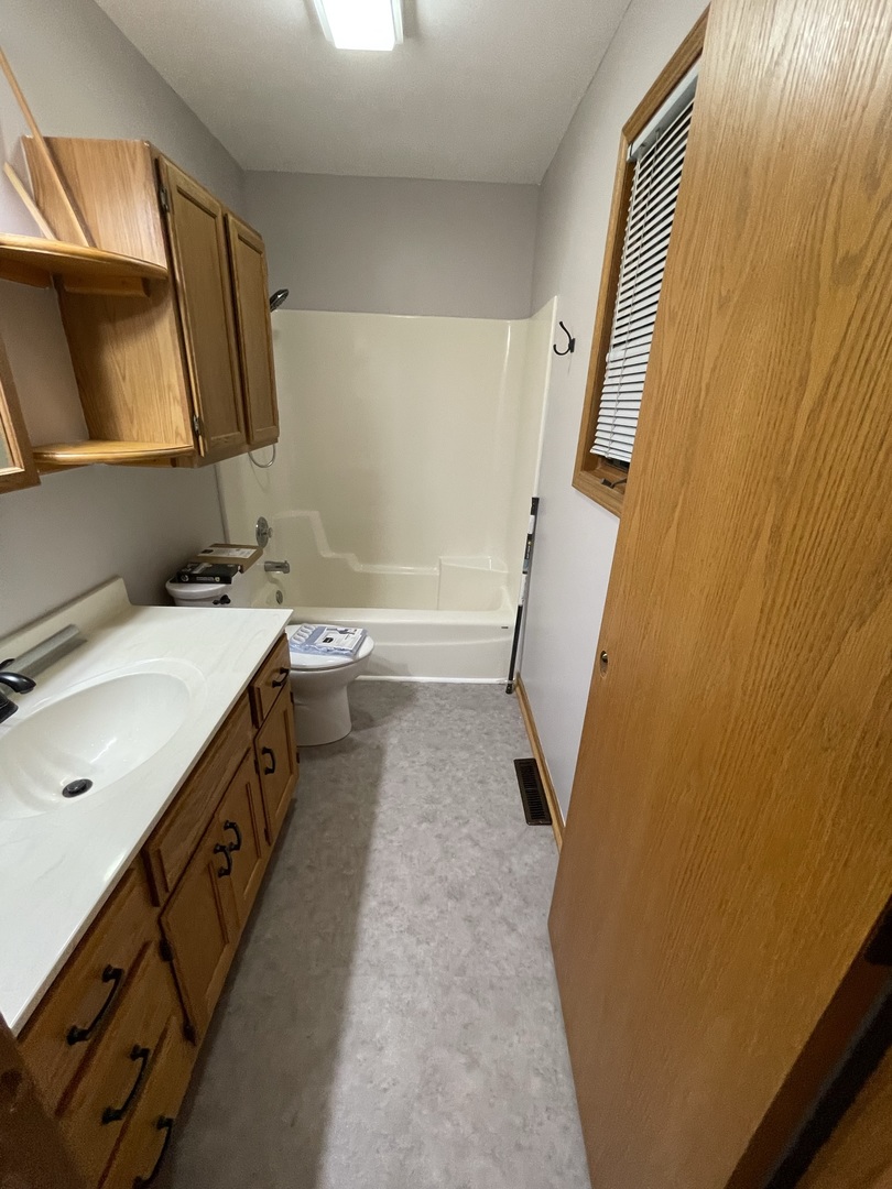 217 Huntington Court, Shorewood, IL 60404