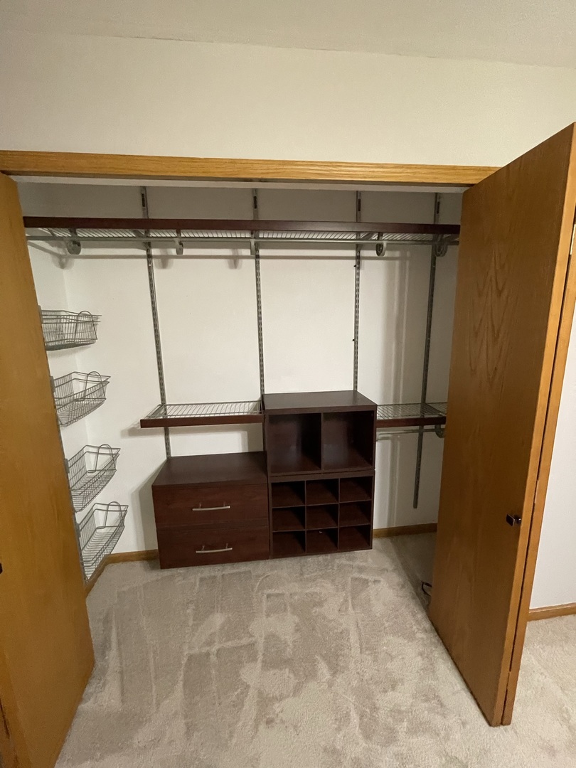 217 Huntington Court, Shorewood, IL 60404