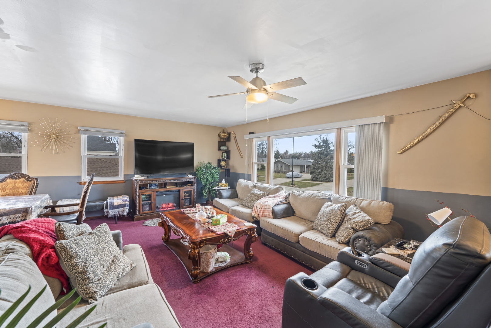 8111 W 91st Street, Hickory Hills, IL 60457