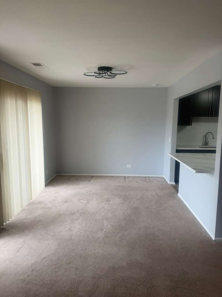 287 Pembridge Lane #B2, Schaumburg, IL 60193