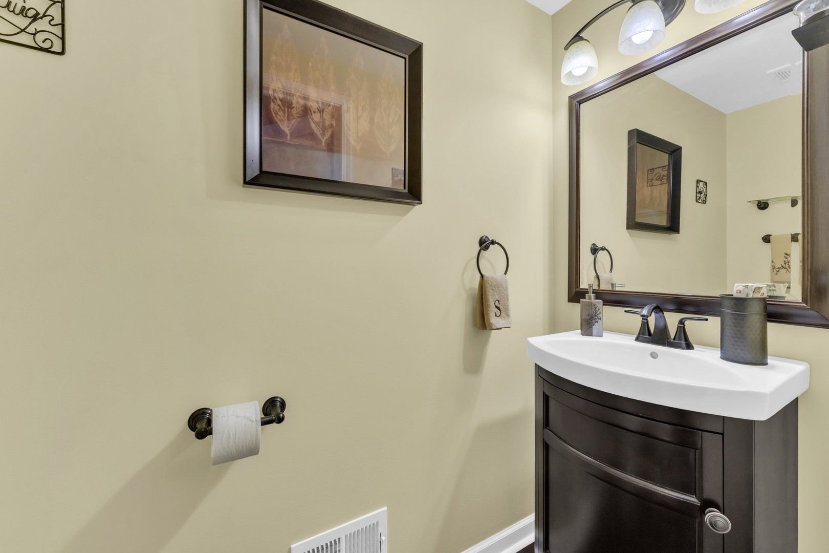 414 Bay Tree Circle, Vernon Hills, IL 60061