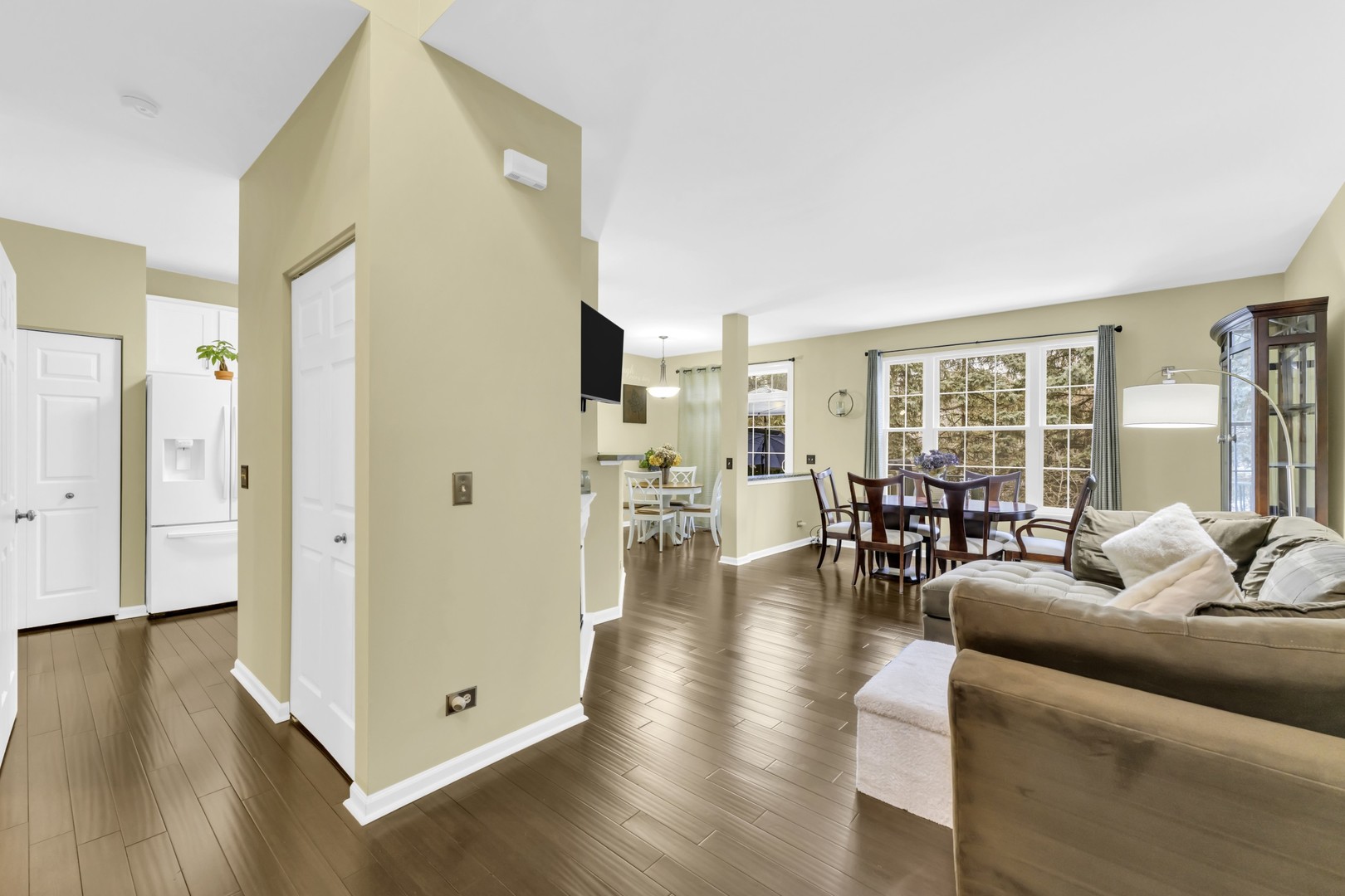 414 Bay Tree Circle, Vernon Hills, IL 60061