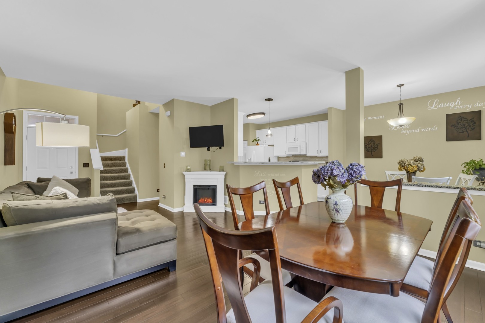 414 Bay Tree Circle, Vernon Hills, IL 60061