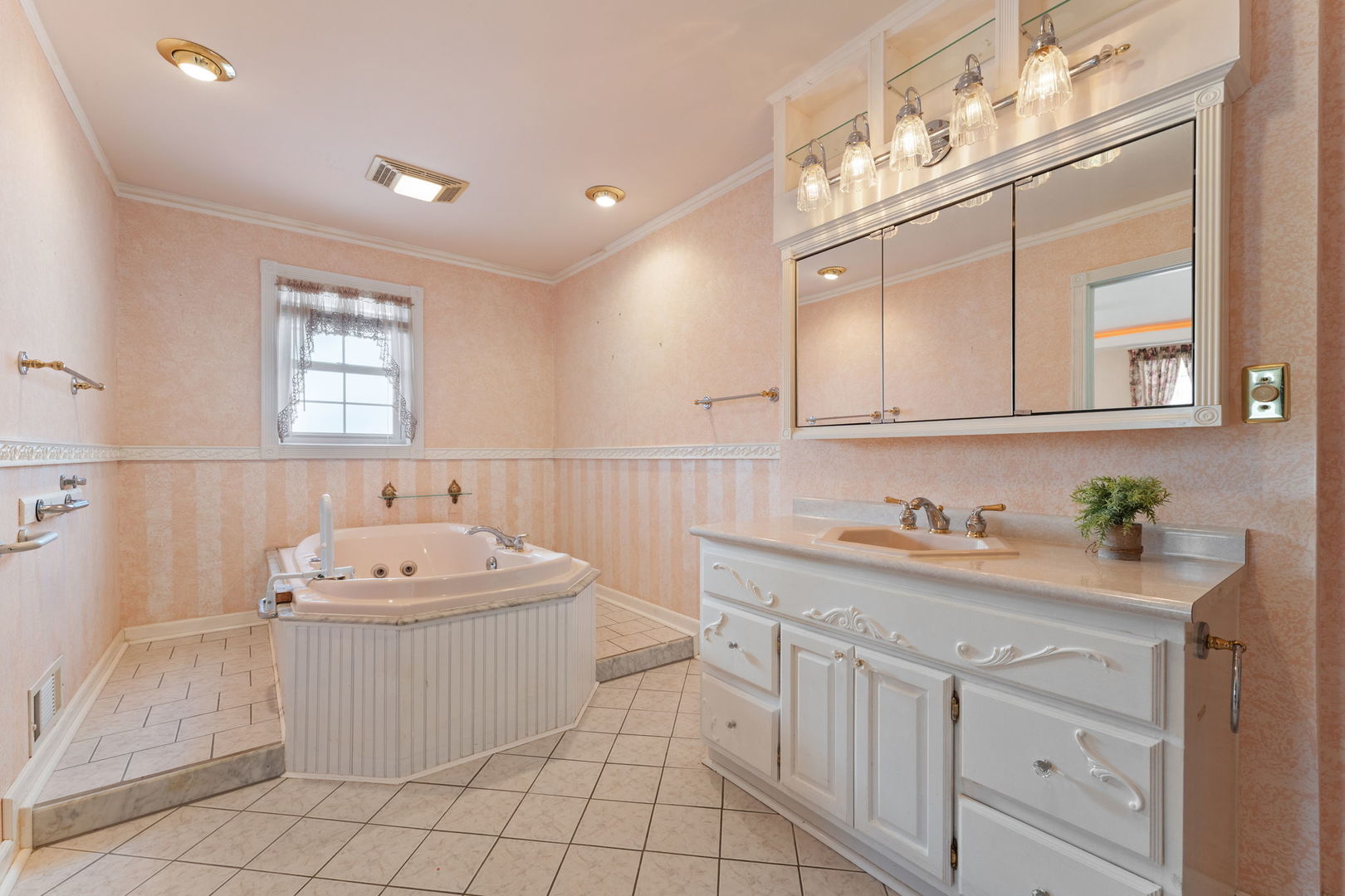 16038 E 12000n Road, Grant Park, IL 60940