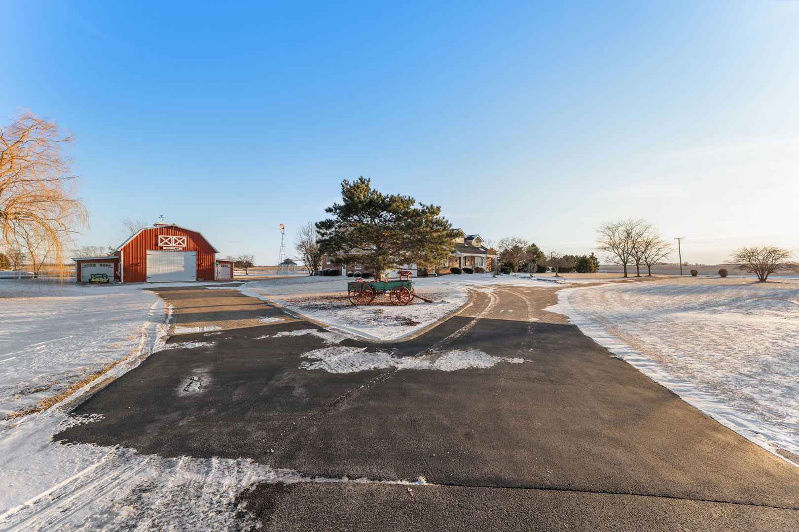 16038 E 12000n Road, Grant Park, IL 60940