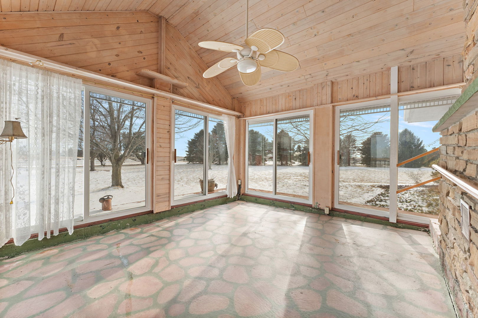 16038 E 12000n Road, Grant Park, IL 60940