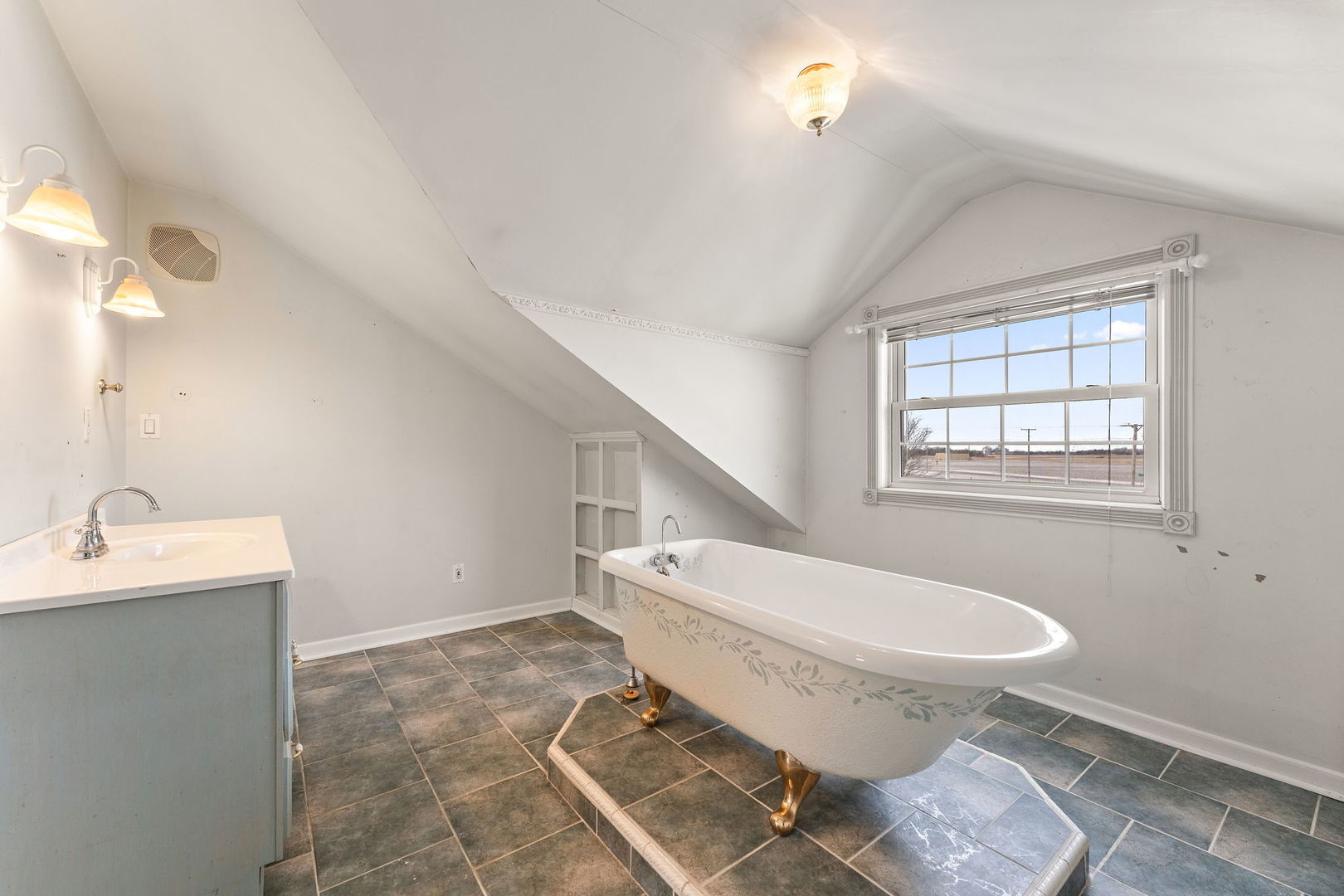 16038 E 12000n Road, Grant Park, IL 60940