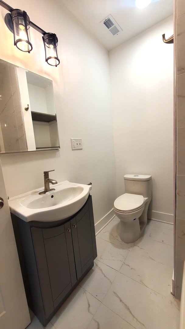 2059 N Lorel Avenue, Chicago, IL 60639