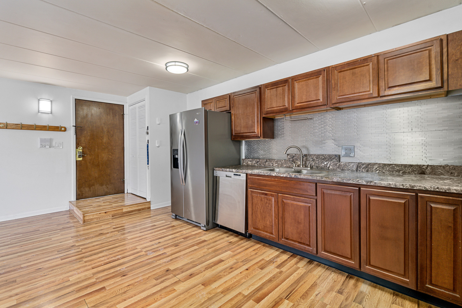 13540 Lawler Avenue #76, Crestwood, IL 60418