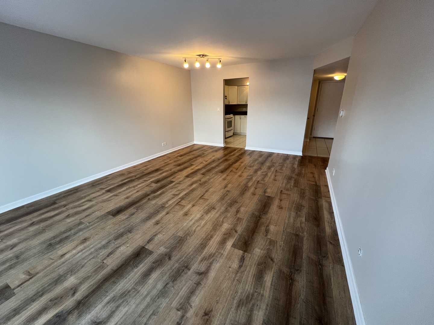 5000 Carriageway Drive #106, Rolling Meadows, IL 60008