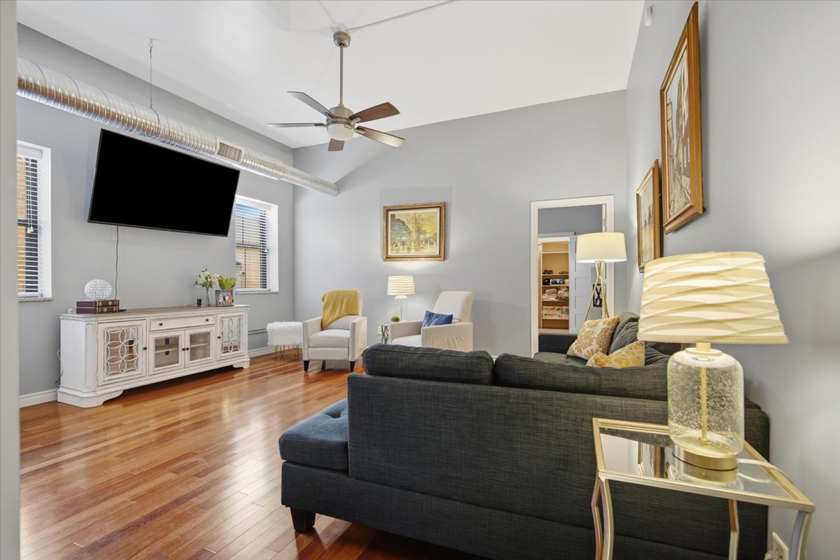 212 N Center Street #302, Bloomington, IL 61701