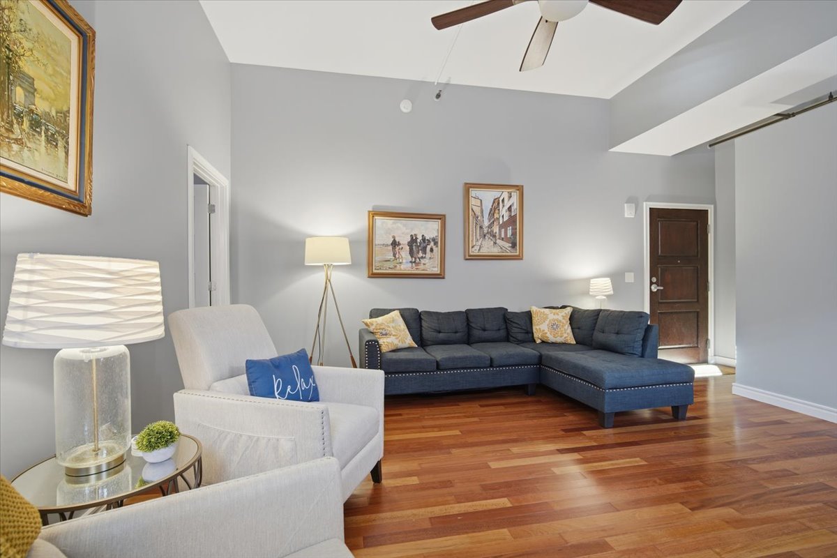 212 N Center Street #302, Bloomington, IL 61701