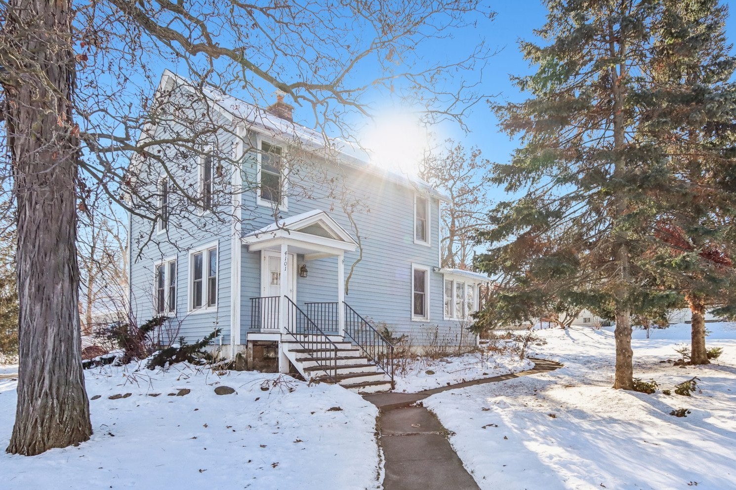 4101 Crestwood Street, McHenry, IL 60050