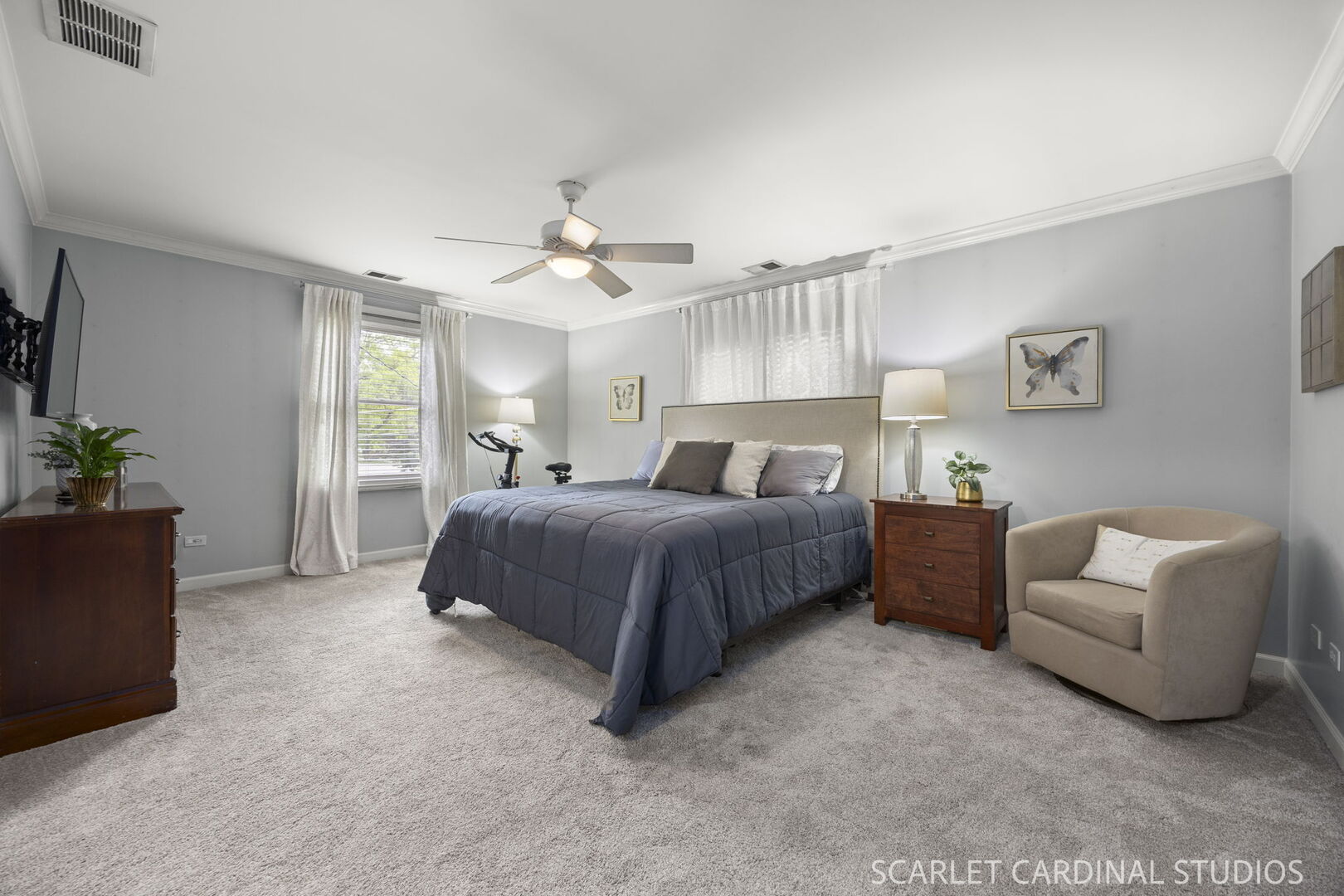 1315 Lakeside Drive, Wheaton, IL 60187