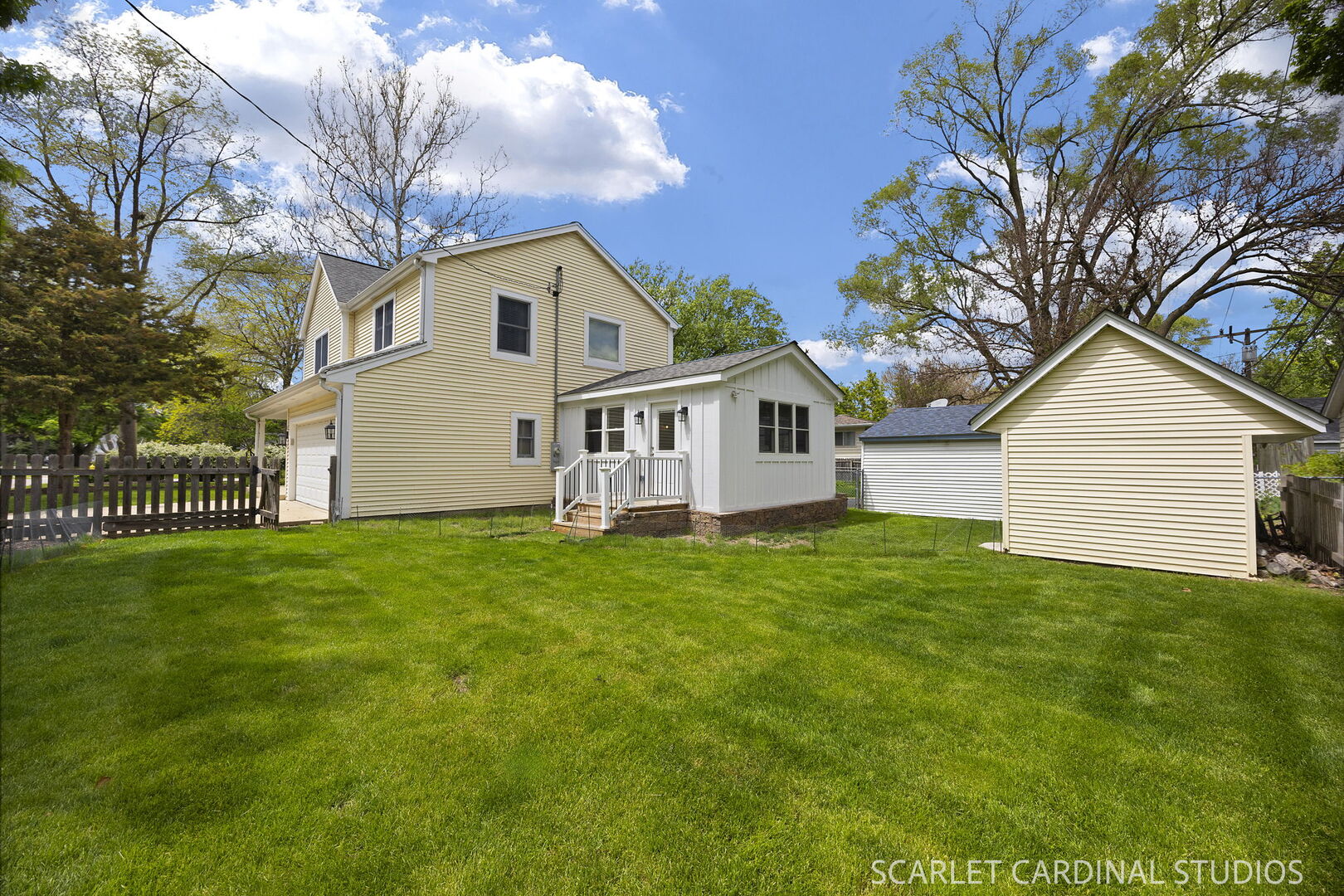 1315 Lakeside Drive, Wheaton, IL 60187