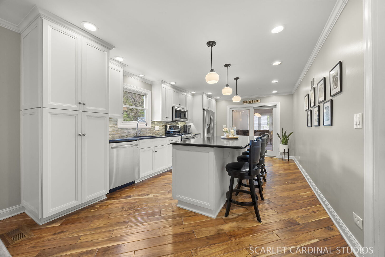 1315 Lakeside Drive, Wheaton, IL 60187