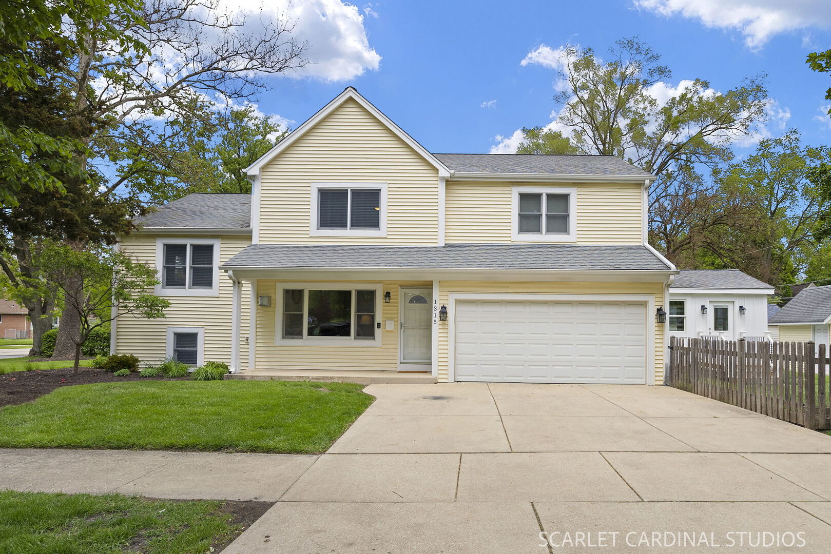 1315 Lakeside Drive, Wheaton, IL 60187