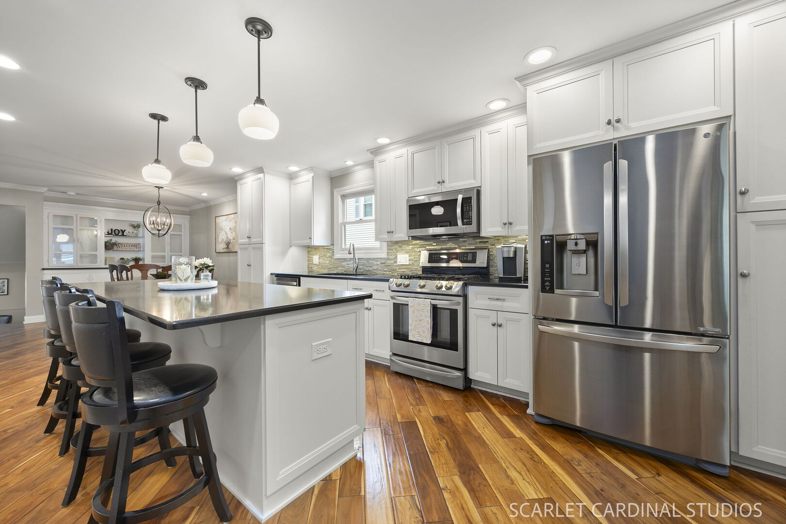 1315 Lakeside Drive, Wheaton, IL 60187