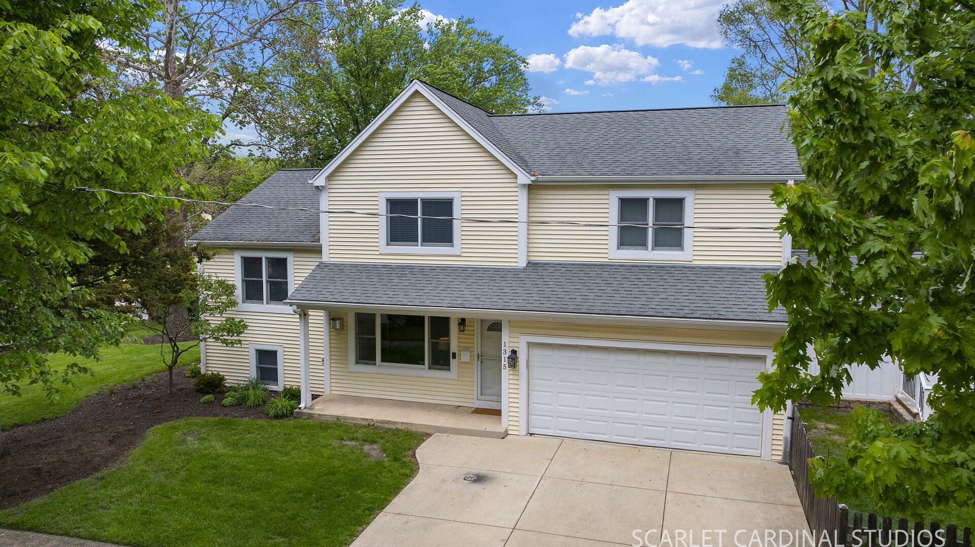 1315 Lakeside Drive, Wheaton, IL 60187