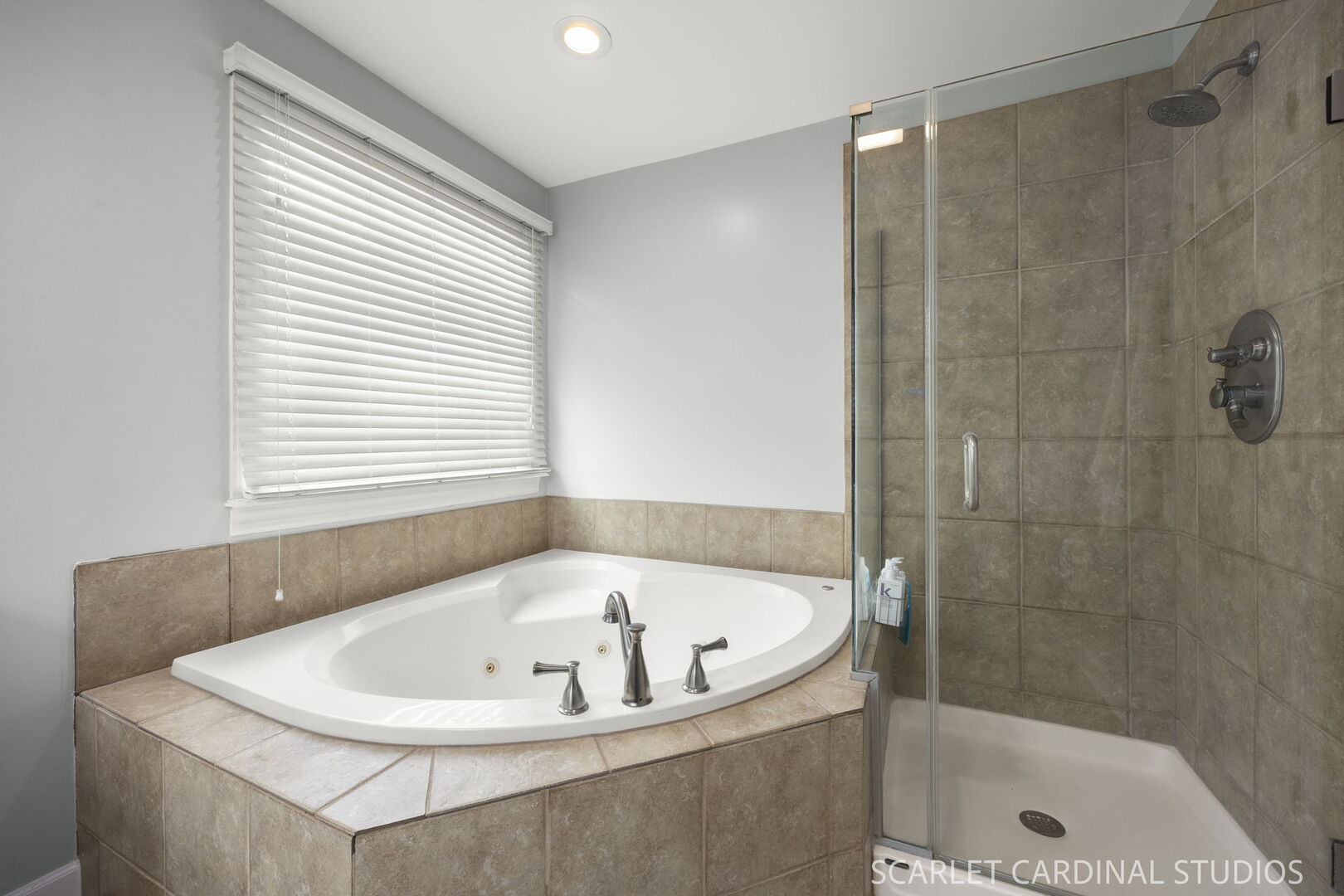 1315 Lakeside Drive, Wheaton, IL 60187