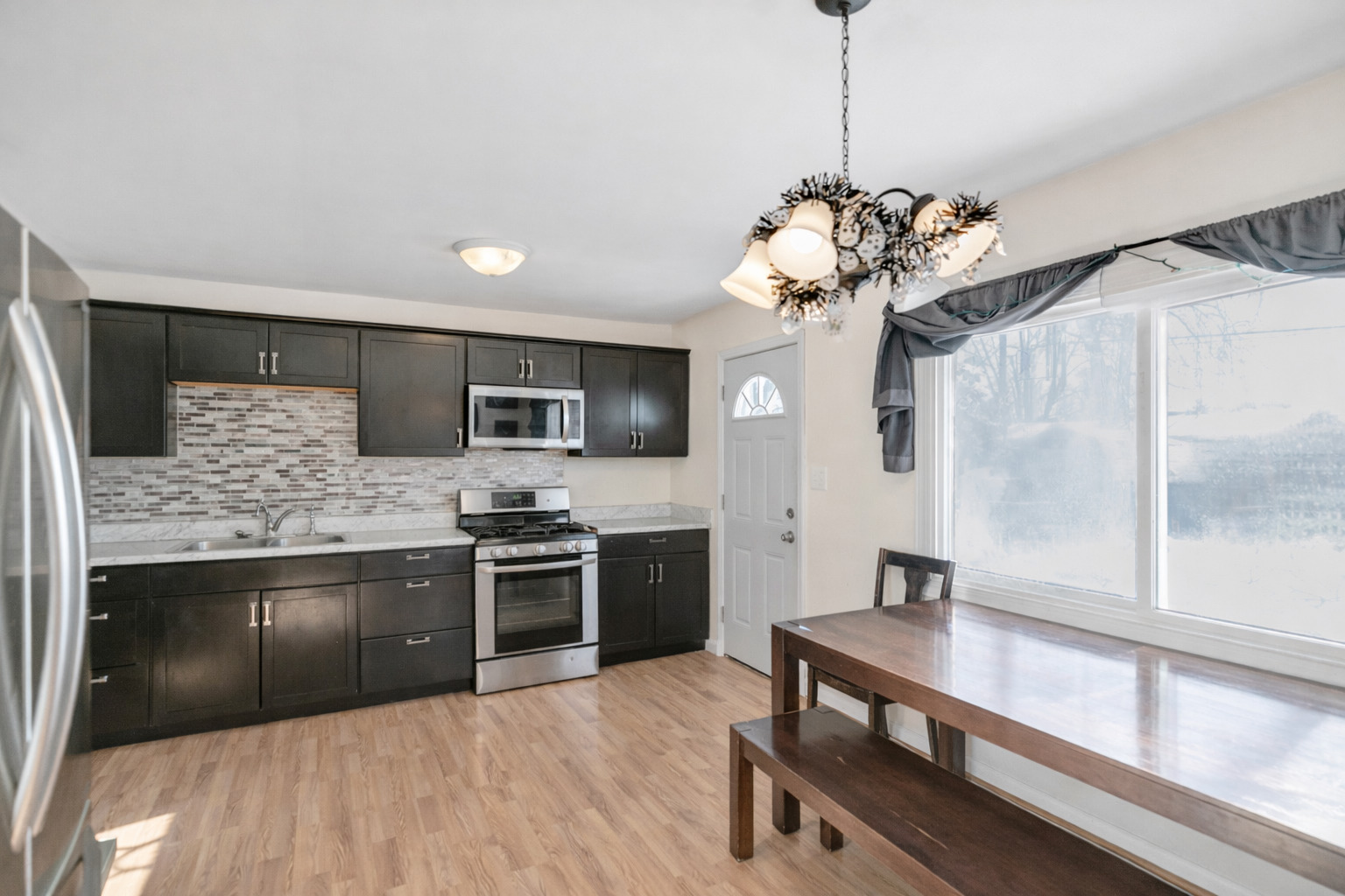 203 Murphy Drive, Romeoville, IL 60446