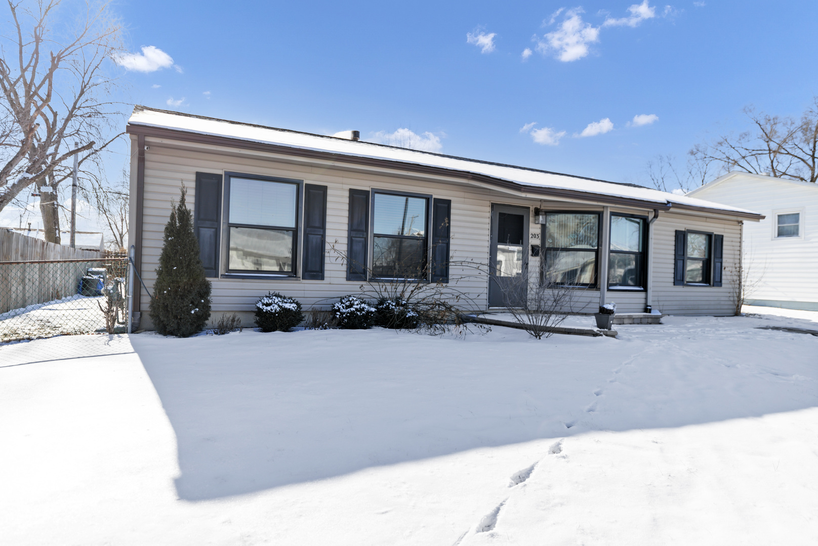 203 Murphy Drive, Romeoville, IL 60446