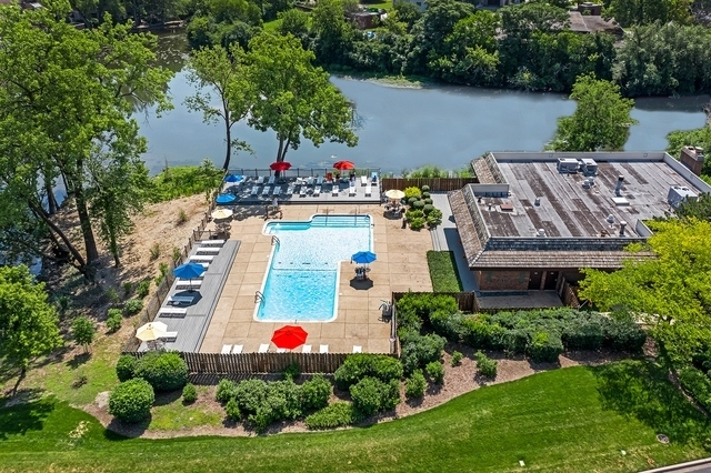 1401 Burr Oak Road #105B, Hinsdale, IL 60521