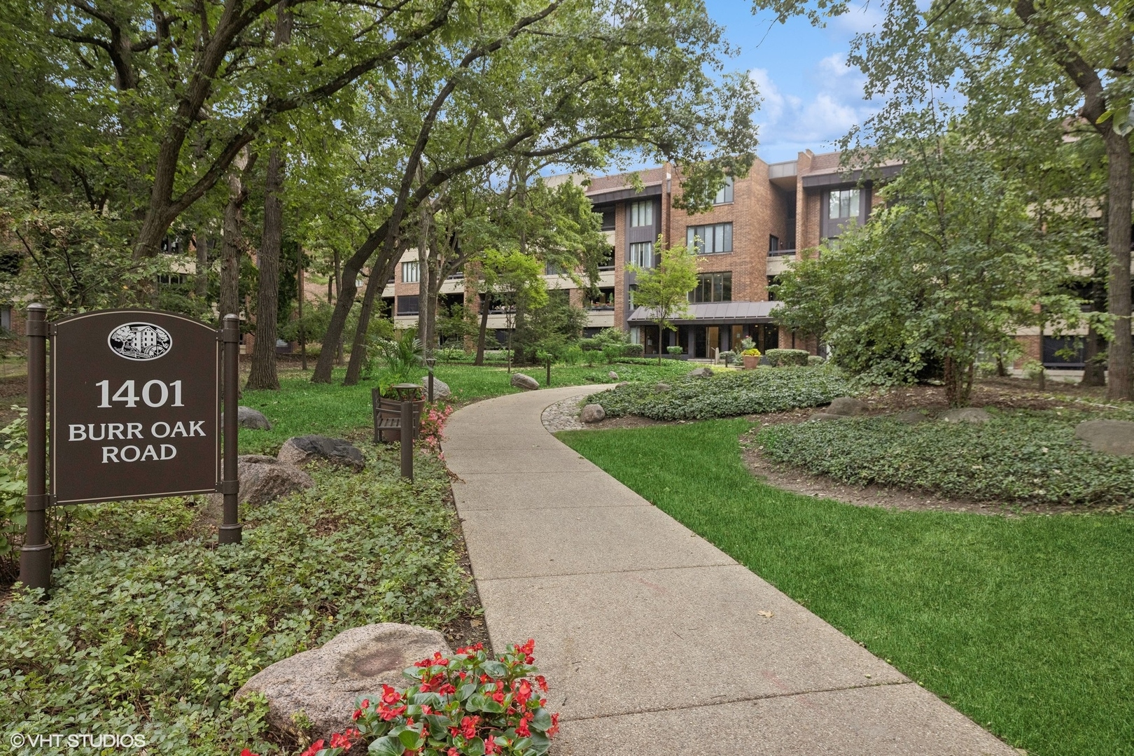 1401 Burr Oak Road #105B, Hinsdale, IL 60521