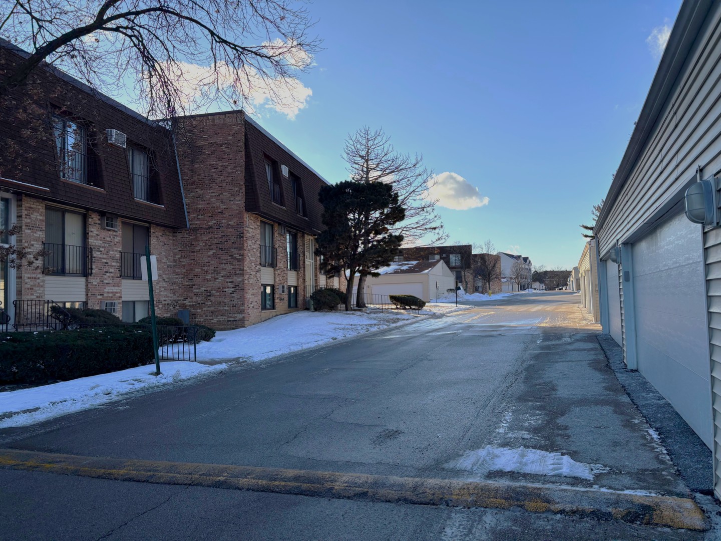 201 N Waters Edge Drive #101, Glendale Heights, IL 60139