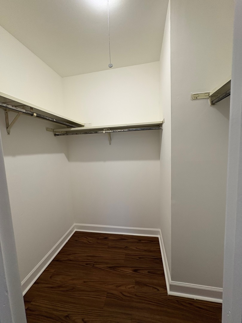 201 N Waters Edge Drive #101, Glendale Heights, IL 60139